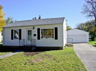 922 18th St S, Fargo, ND 58103