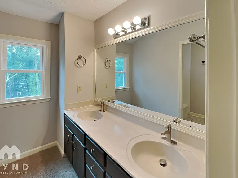 4915 Willow Ln — Photo 11