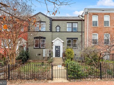 719 12th St SE APT 2, Washington, DC, 20003