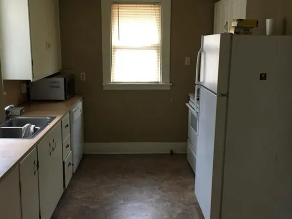 1111 N Ash St, Conway, AR 72034