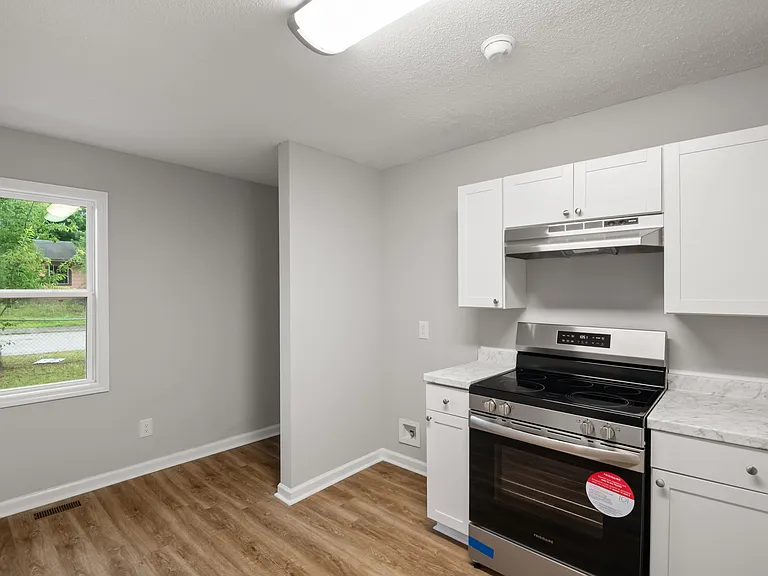 102 Burdock Cir — Photo 13