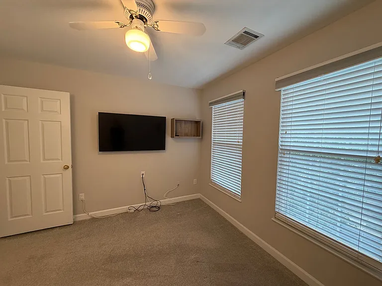 20965 Promontory Sq — Photo 35