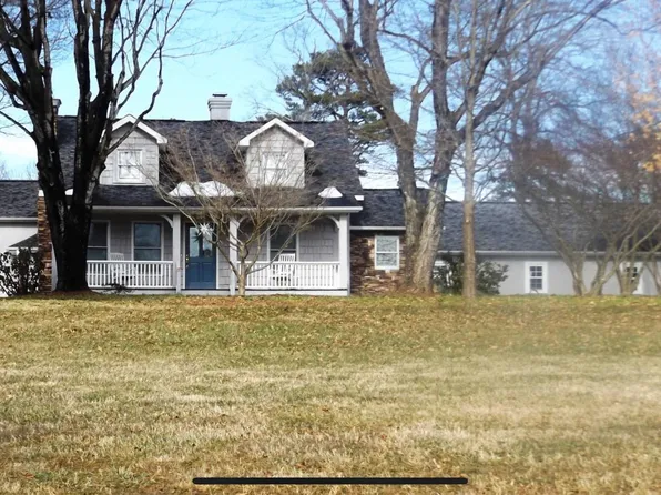 6821 Henley Hill Dr, Pfafftown, NC 27040