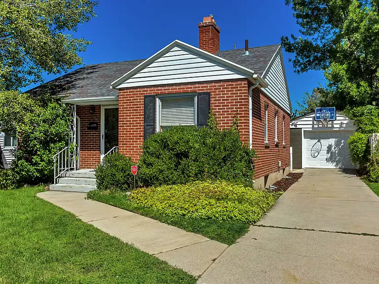 1945 E Hollywood Ave — Photo 11