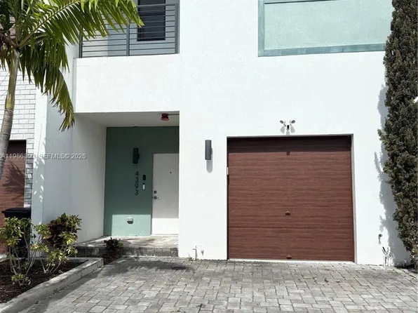 4393 NW 9th St, Plantation, FL 33317