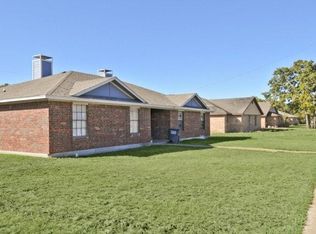 2813 Cottonwood Ln, Balch Springs, TX 75180