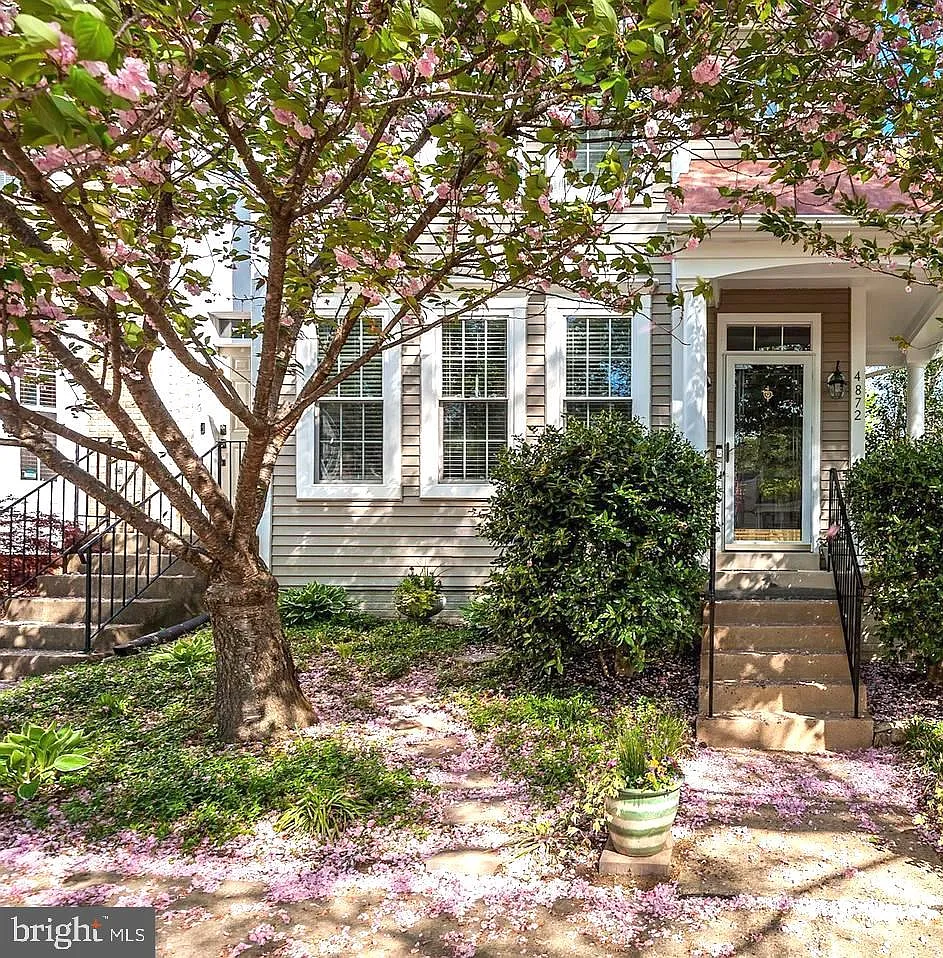 4 bed, 3.5 bath, 2103 sqft, $3,045 — Photo 1