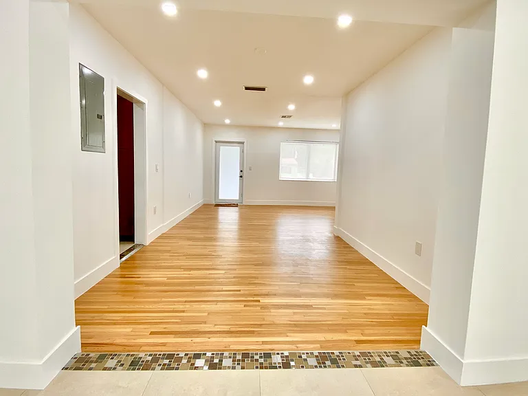 3250 SW 18th Ter — Photo 10