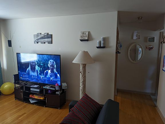 4th image of 6177 N Northwest Hwy #206