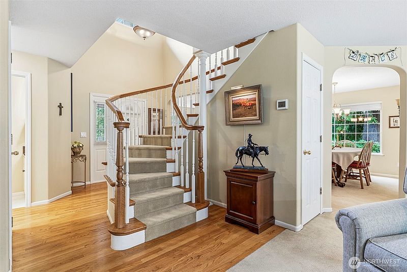 2nd image of 105 Inglewood Park