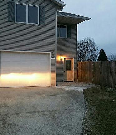 1437 Side