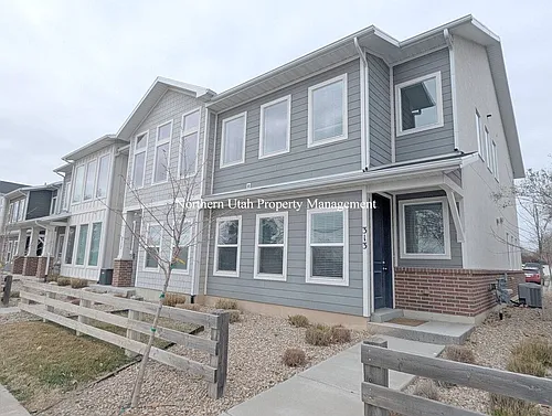 313 W 25 N Photo 1