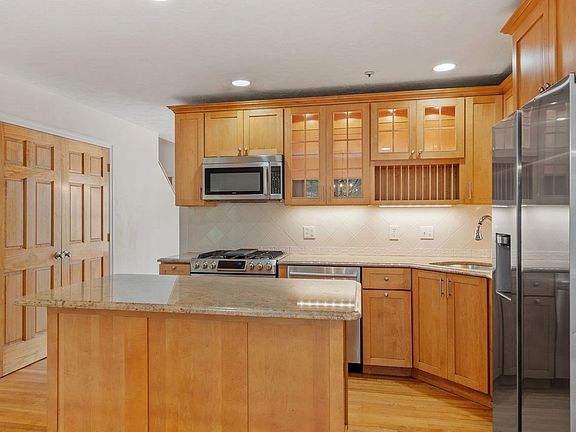 3rd image of 57 Cobblestone Cir