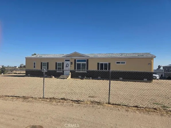 6026 Dos Palmas Rd, Phelan, CA 92371