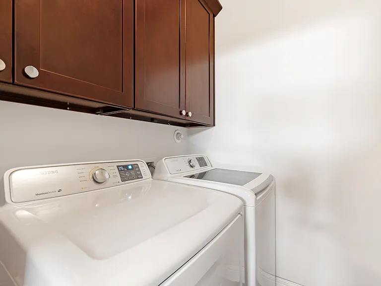 Washer/Dryer Stay!