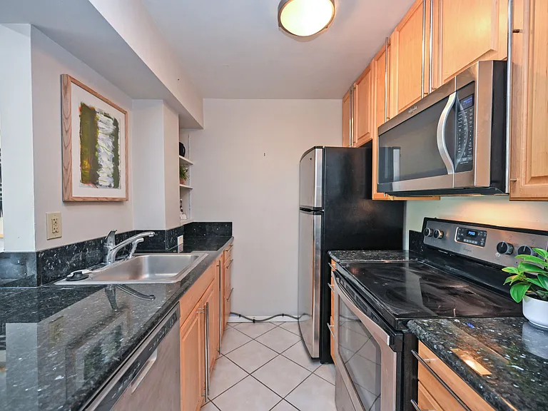 1815 William Howard Taft Rd #701 — Photo 9