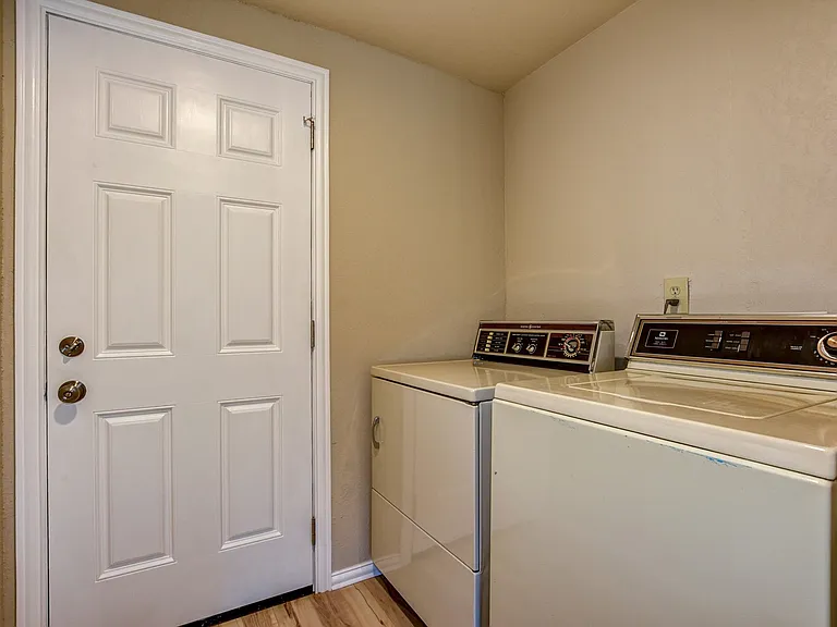 3075 Timber Line Rd — Photo 19