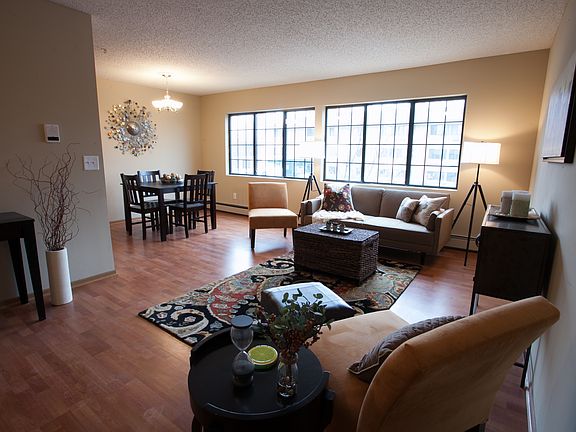 3rd image of 3911 65th Ave N APT 202