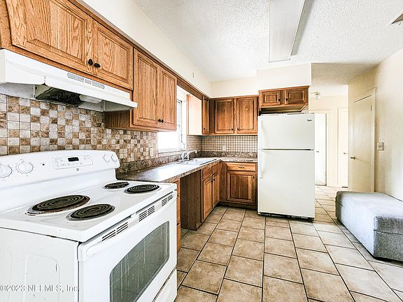 5th image of 205 MIMOSA Drive