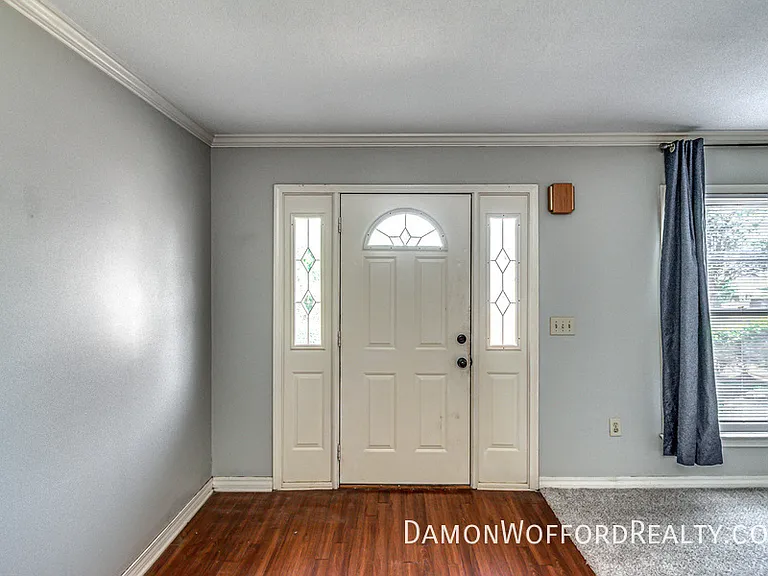 1435 Roxbury Ct — Photo 12