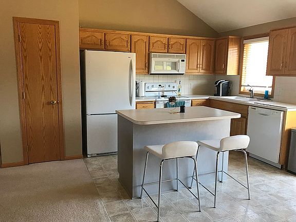 5th image of 7707 S 162nd St