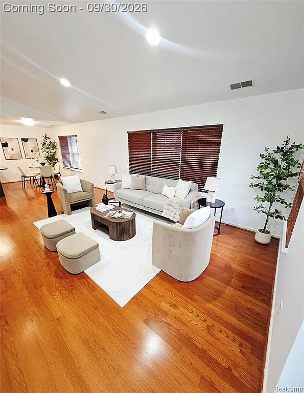 2 bed, 2.0 bath, 1391 sqft, $1,800 — Photo 3