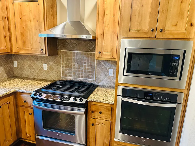 12510 NW 34th Ct — Photo 8