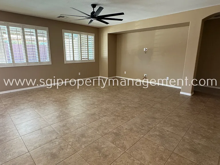 135 W Yellow Wood Ave — Photo 4
