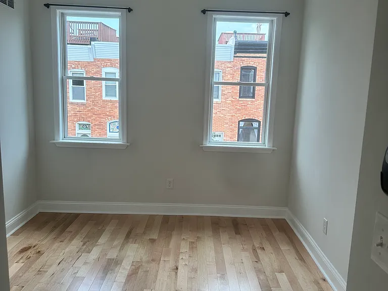 646 S Curley St — Photo 15