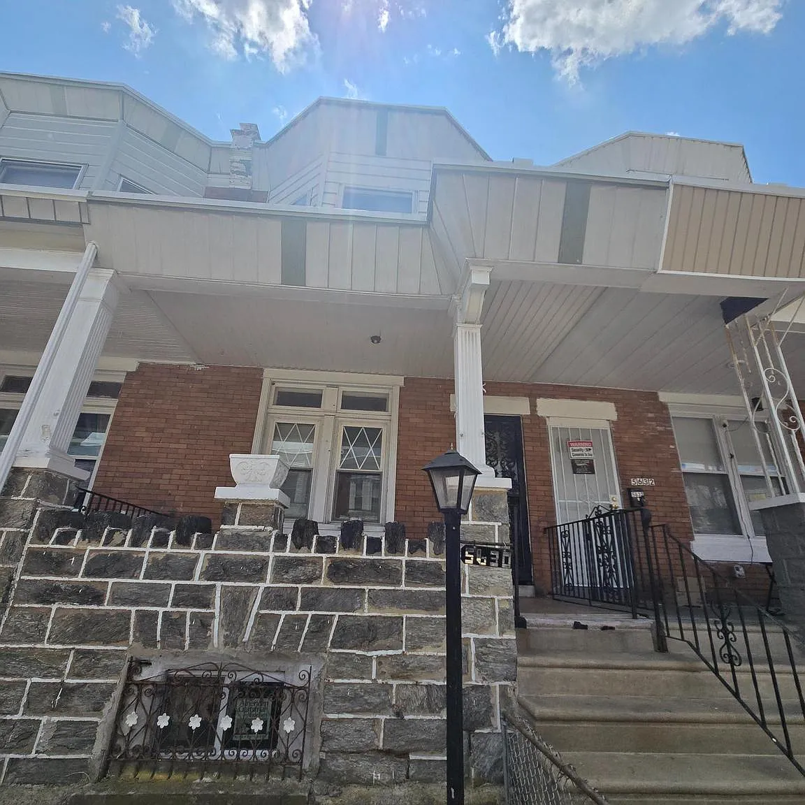 3 bed, 1.5 bath, 822 sqft, $1,800 — Photo 1