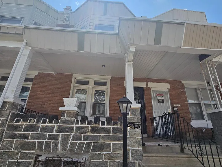 5630 Addison St — Photo 1