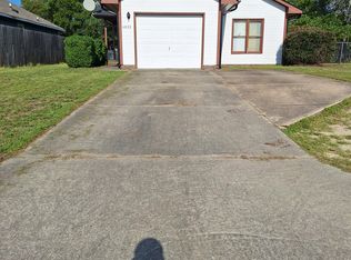 6833 Winthrop Dr, Fayetteville, NC 28311