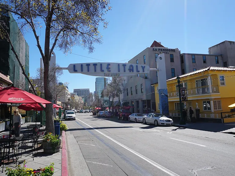 Amo Apartments Little Italy — Photo 53