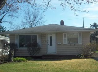5621 Saxon Dr, Garfield Heights, OH 44125
