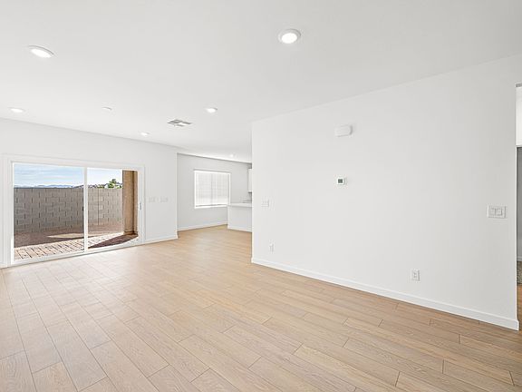 4 web or mls Lennar 8379 W Rochelle Ave 04