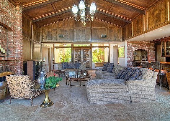 Great Room Looking at Foyer Entry
