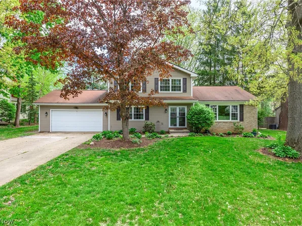 593 Beaverbrook Dr, Akron, OH 44333