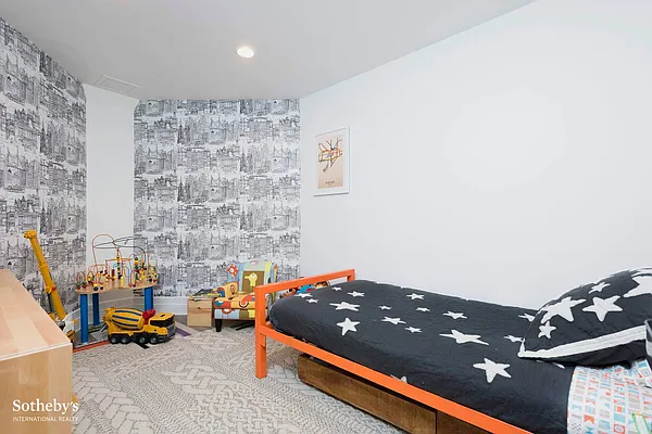 Sold by Sotheby's International Realty | media 8