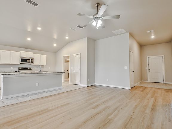 2nd image of 13407 Avenue R