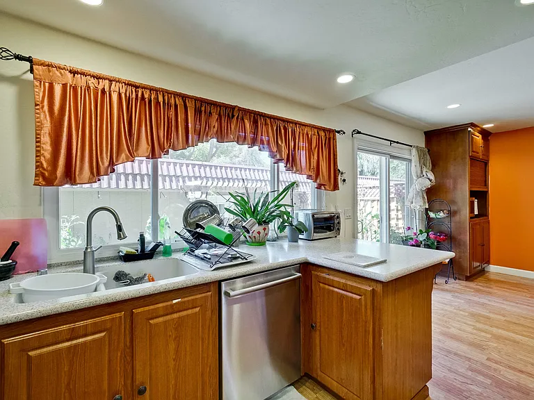 22671 Queens Oak Ct — Photo 35