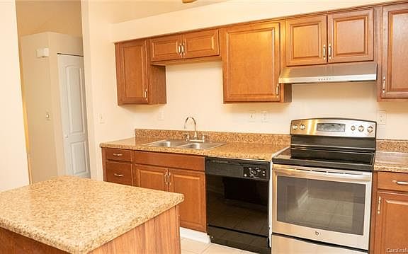 4th image of 3609 Winchelsea Dr