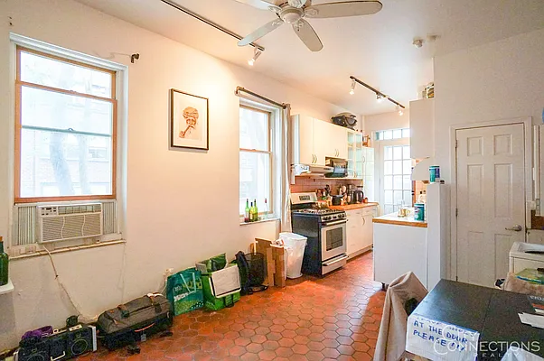 Rented by City Connections Realty | media 10