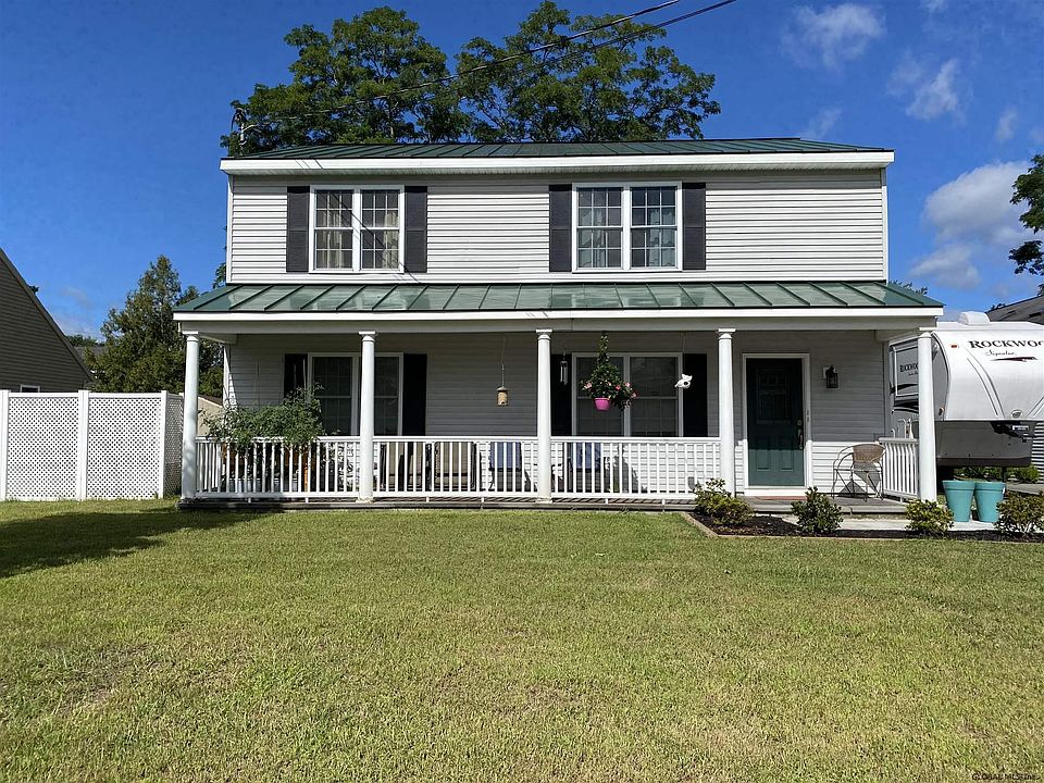 2nd image of 29 Russell Dr