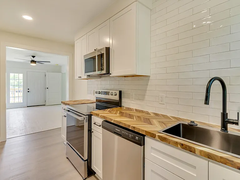 125 Hibiscus Ave — Photo 6