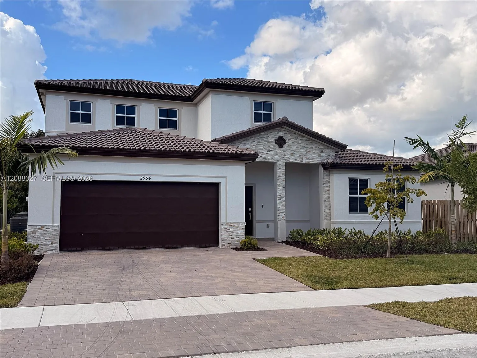 3 bed, 2.5 bath, 2953 sqft, $3,400 — Photo 3