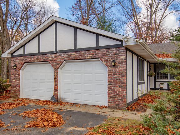 2nd image of 34093 Vauxhill Dr