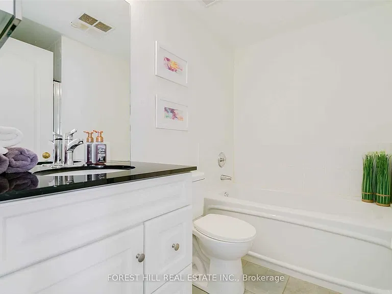 9 Greenbriar Rd #103 — Photo 14