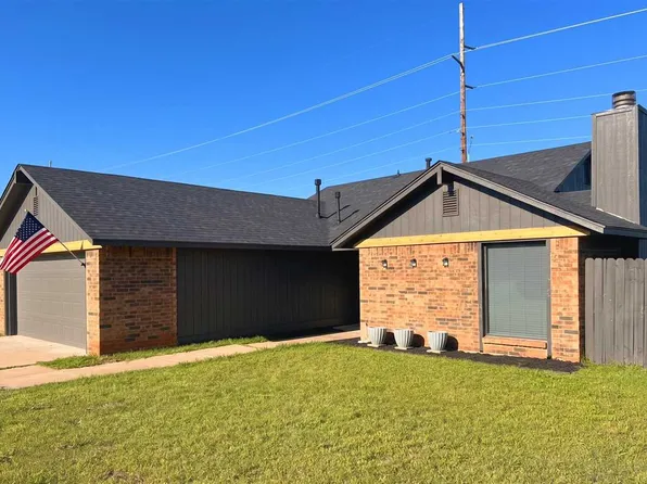 6701 SW Chaucer Dr, Lawton, OK 73505