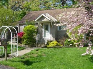 695 Oak St, Crescent, PA 15046