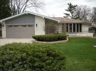 7030 W Edgewood Rd, Palos Heights, IL 60463